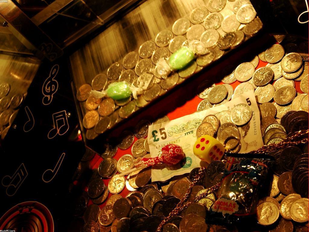 ការទំនាក់ទំនងលើកាស៊ីណូស្លូត